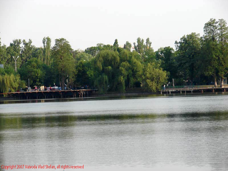Vaivoda Vlad Stefan - fotograf in Romania panorama din Parcul Herastrau spre Piata Charles de Gaulle 2007 Bucuresti