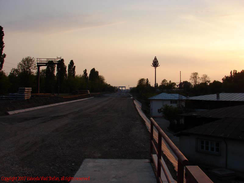 Vaivoda Vlad Stefan - fotograf in Romania in asfintit apus de pe Pasaj CFR Pod Baneasa 3 din Parcul Herastrau seara 2007 Bucuresti
