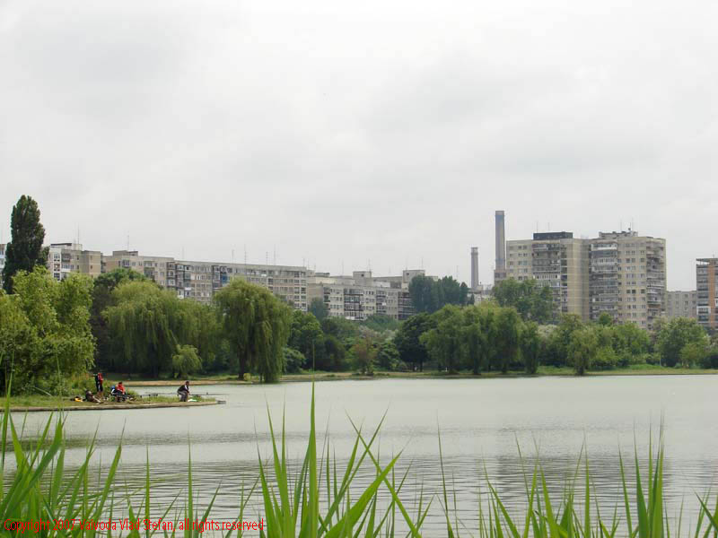 Vaivoda Vlad Stefan - fotograf in Romania panorama copaci lac blocuri Parcul Alexandru Ioan Cuza fost Titan Bucuresti CET Sud