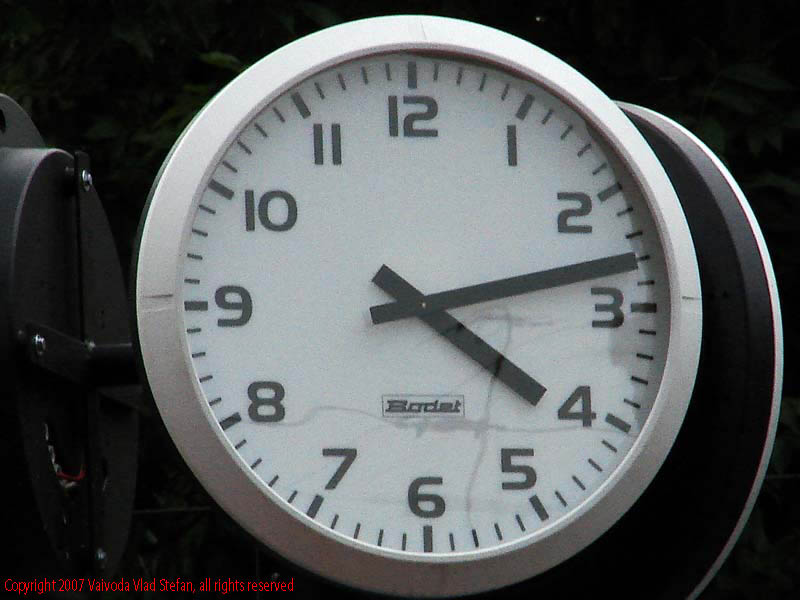 Vaivoda Vlad fotograf in Romania Foisorul de Foc ceas stradal Bucuresti 2007