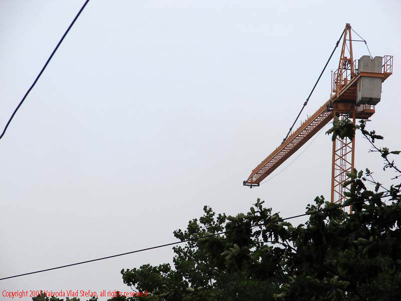 Vaivoda Vlad Stefan fotograf in Romania macara la intersectia Calea Mosilor Eminescu Bucuresti 2007