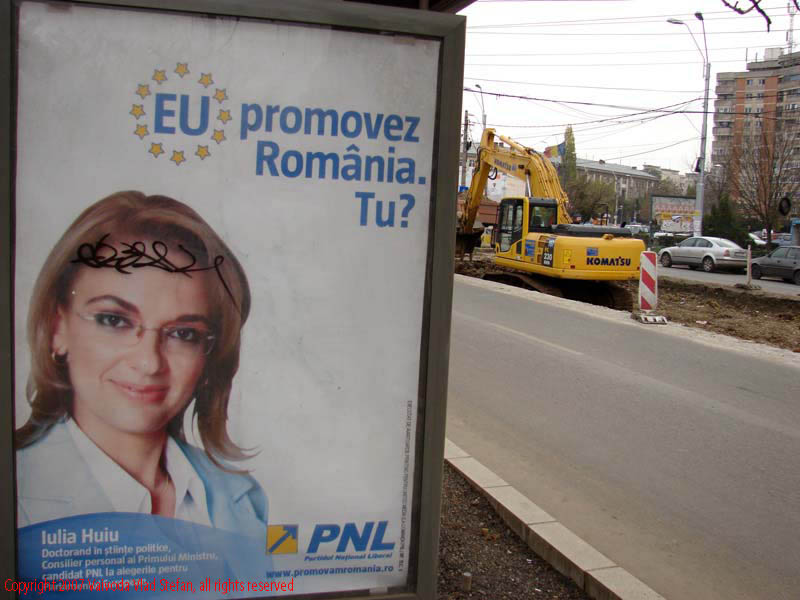 Vaivoda Vlad Stefan fotograf in Romania lucrari statie autobuz Brancoveanu Soseaua Oltenitei sector 4 Bucuresti 2007 afis electoral eu promovez Romania