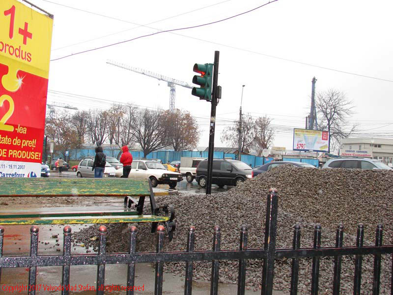 Vaivoda Vlad Stefan fotograf in Romania sens giratoriu pietris Piata Sudului soseaua Oltenitei sector 4 Bucuresti 2007