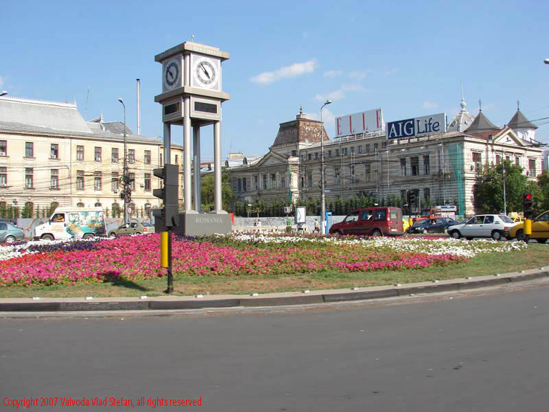 Vaivoda Vlad fotograf in Romania ceas rond Piata Universitatii sector 3 Bucuresti 2007