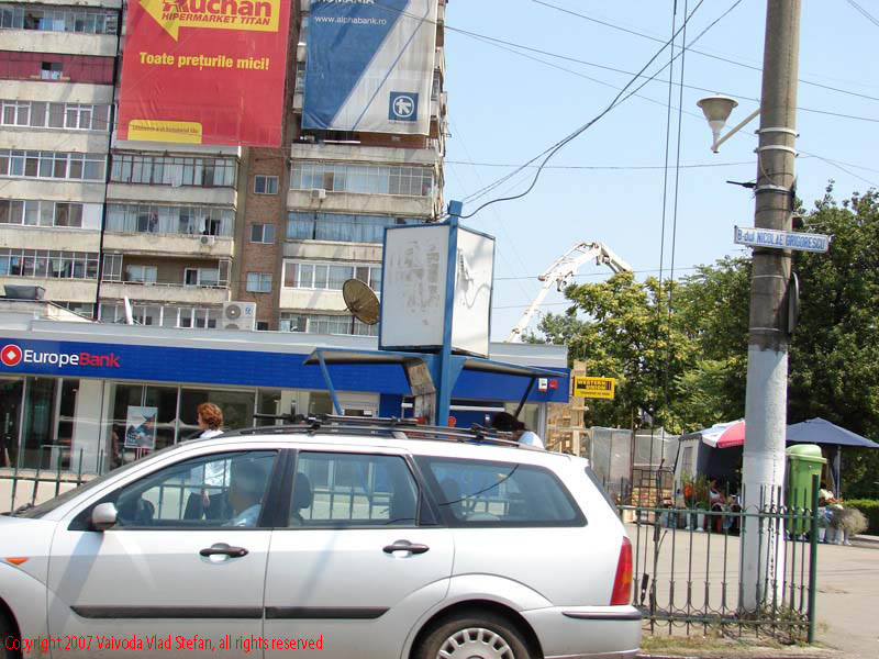 Vaivoda Vlad fotograf in Romania intersectia Camil Ressu cu Bulevardul Nicolae Grigorescu Titan Bucuresti 2007 blocuri