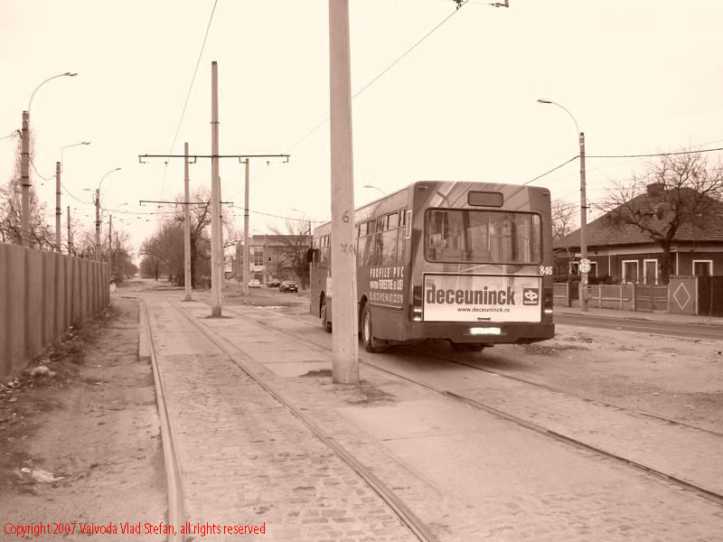 Vaivoda Vlad Stefan fotograf in Romania RATB autobuz 304 Laromet Bucurestii Noi 2007 sepia
