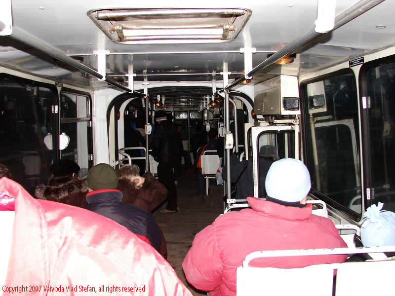 Vaivoda Vlad Stefan fotograf in Romania RATB interior pasageri troleu 97 Calea Grivitei 2007