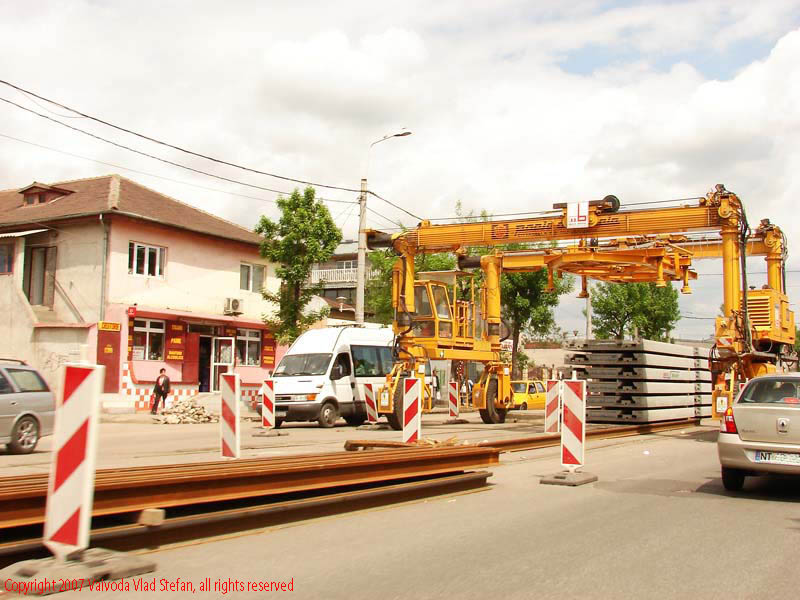 Vaivoda Vlad fotograf in Romania lucrari trafic circulatie aglomearat macara carosabil linie sine tramvai soseaua Colentina sector 2 Bucuresti 2007
