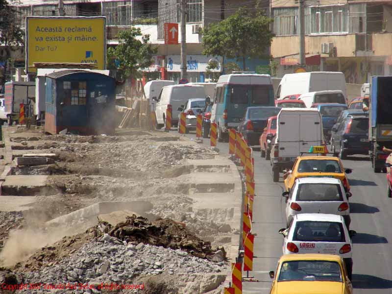 Vaivoda Vlad Stefan fotograf in Romania linie sine tramvai sapaturi excavatii pietris circulatie trafic aglomeratie strada Stefan cel Mare pasaj Bucur Obor Bucuresti 2007