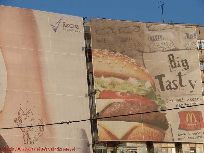 Vaivoda Vlad Stefan fotograf in Romania afis bloc reclama  Rexona McDonalds Bucur Obor Bucuresti 2007