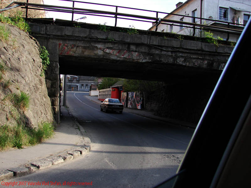Vaivoda Vlad Stefan fotograf in Romania sosea Strada Kos Karoly pasaj feroviar Tg Mures 2007