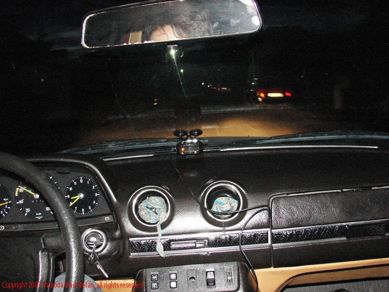 Vaivoda Vlad Stefan fotograf in Romania Prin municipiu seara cu masina Tg Mures 2007 bord masina automobil mercedes volan