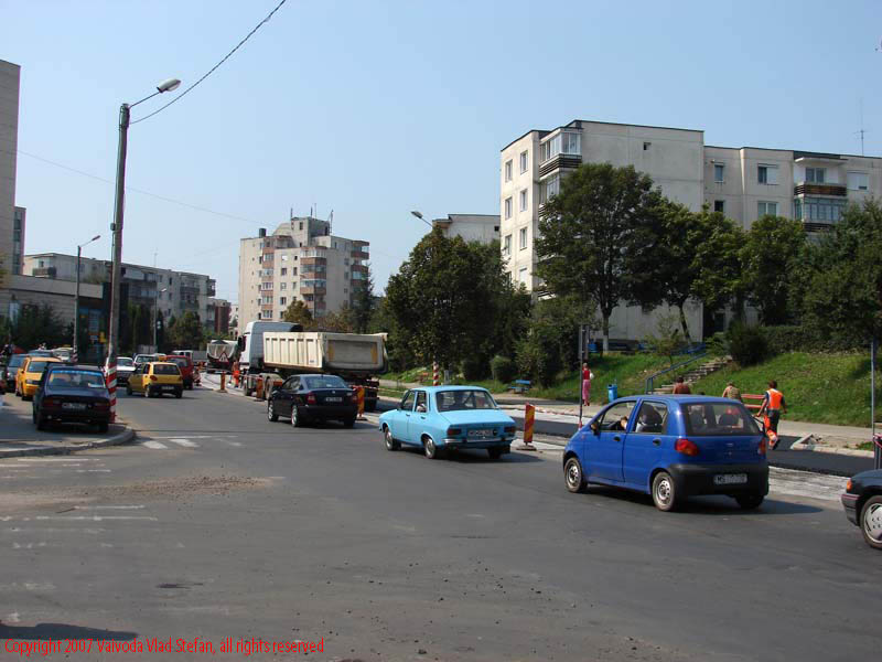 Vaivoda Vlad fotograf in Romania intersectie trafic blocuri locuinte sosea Fortuna Bulevardul Pandurilor Tg Mures 2007