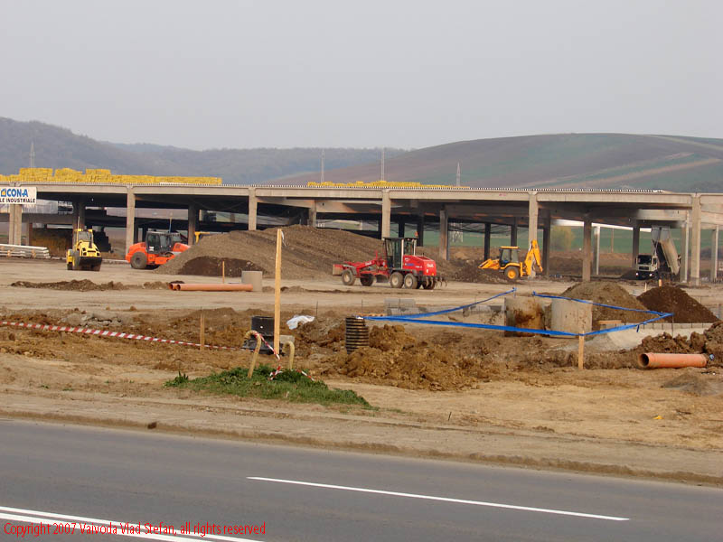 Vaivoda Vlad fotograf in Romania sosea constructii promenada mall centru comercial lucrari amenajare inaugurare drum european national strada Gheorghe Doja E60 Baumax