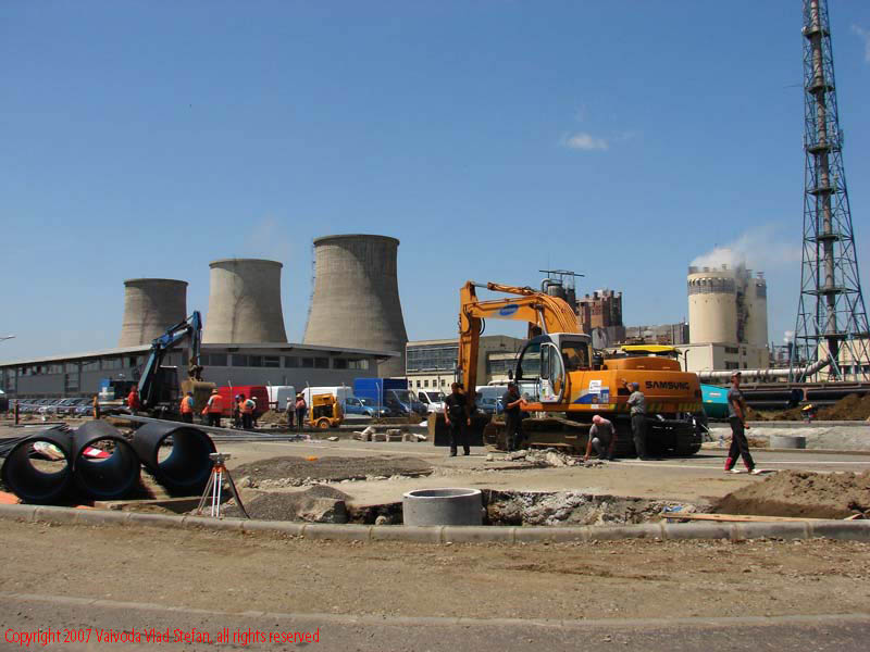 Vaivoda Vlad fotograf in Romania ingrasaminte chimice industrie industrial lucrari constructie utilaj amenajare sens giratoriu sosea strada Gheorghe Doja promenada mall baumax drum european drum national E60 Combinatul Chimic Azomures 2007