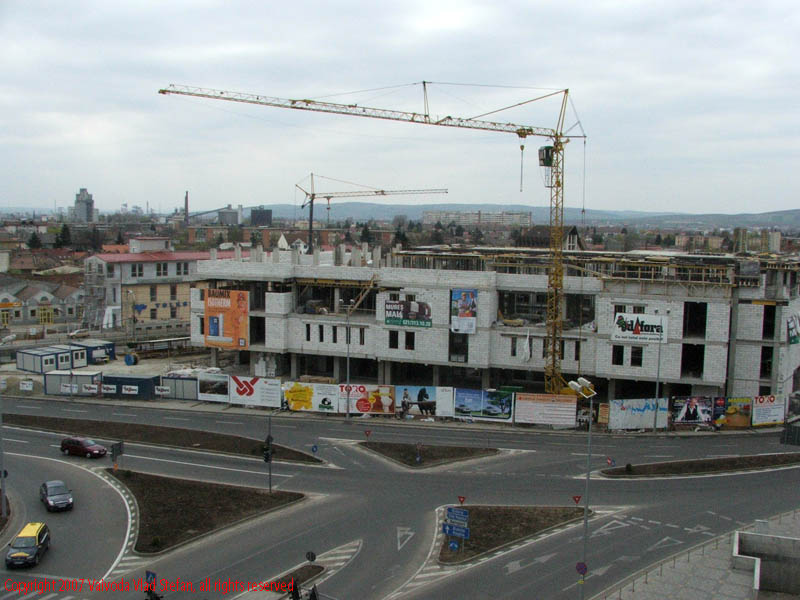 Vaivoda Vlad fotograf in Romania lucrari constructie amenajare inaugurare centru complex comercial Mures Mall 2007 macara intersectie santier