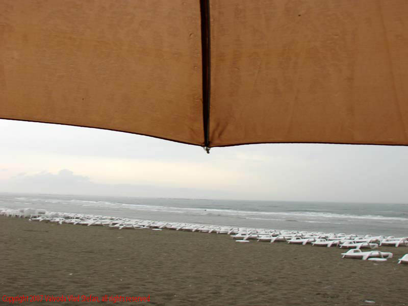 Pe plaja Mamaia 2007 Constanta Vaivoda Vlad fotograf in Romania turism turist litoral vara mal nisip plaja