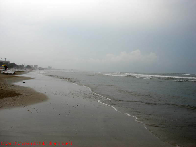 Plaja Mamaia 2007 Constanta Vaivoda Vlad fotograf in Romania val valuri mal marea neagra