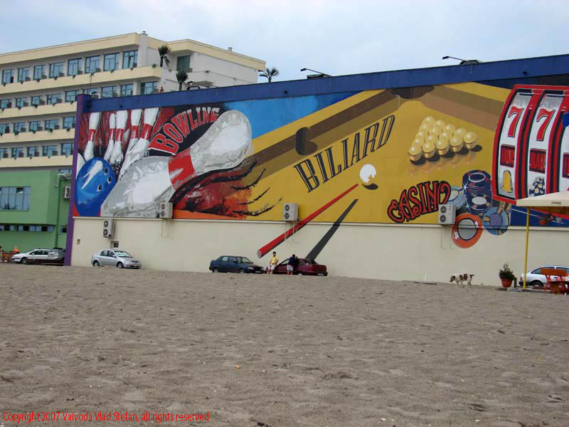 Pe plaja Mamaia 2007 Constanta Vaivoda Vlad fotograf in Romania turism turist litoral vara mal nisip biliard