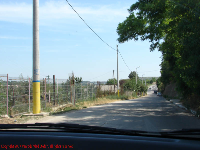 Vaivoda Vlad fotograf in Romania drum european national sosea sosele excursie calatorie calator voiaj masina automobil condus sofat soferie circula circulatie daewoo matiz autostrada autostrazi rutier oras urban Cernavoda 2007