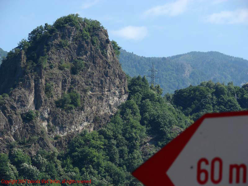 Vaivoda Vlad fotograf in Romania drum european national sosea sosele excursie calatorie calator voiaj masina automobil condus sofat soferie circula circulatie daewoo matiz autostrada autostrazi rutier trafic semn Indicator E81 DN7 Valea Oltului 2007
