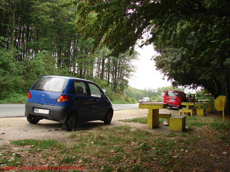Vaivoda Vlad fotograf in Romania drum european national sosea sosele excursie calatorie calator voiaj masina automobil condus sofat soferie circula circulatie daewoo matiz popas E81 DN1F zalau